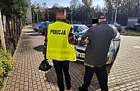 Wystarczy�a chwila nieuwagi. Bezczelna kradzie� na cmentarzu