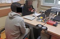 Uderzy�a kole�ank� m�otkiem w g�ow�. Brutalna k��tnia na Woli