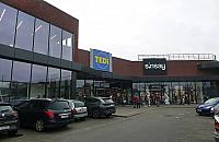 Otwarcie Maxima nie zachwyciło. Na parkingu ciasno i chaotycznie