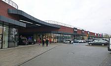 Otwarcie Maxima nie zachwyciło. Na parkingu ciasno i chaotycznie