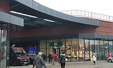 Otwarcie Maxima nie zachwyciło. Na parkingu ciasno i chaotycznie