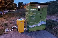 Czego butelkomat miał nauczyć mieszkańców? Teoria rozminęła się z rzeczywistością