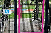 Furtka do parku Henrykowskiego nie dla niepe�nosprawnych