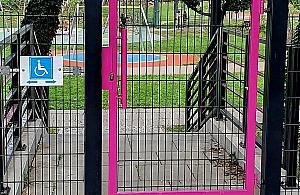 Furtka do parku Henrykowskiego nie dla niepełnosprawnych