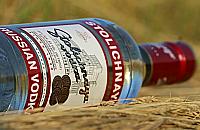 15-latka wypiła butelkę wódki. Straciła przytomność na ulicy