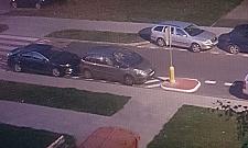 Samochody parkują tuż za zebrą. Czy to bezpieczne?