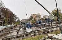 Inwestycja obok metra wstrzymana. Wykonawcy schodzą z placu budowy