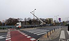 Inwestycja obok metra wstrzymana. Wykonawcy schodzą z placu budowy