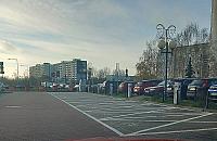 Parking przy urzędzie tylko dla elektryków? Chętnych brak