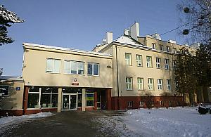 Uczniowie podstawówki odesłani do domów. "Najbardziej cieszą się ósmoklasiści"