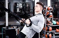 Treningi personalne coraz popularniejsze. "Maj�c 17 lat wa�y�em 125 kg"