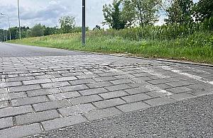 Czy progi są zbyt wysokie? "Nie da się przejechać bez obcierki"