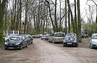 Mieszkańcy chcą spokoju, chorzy na serce parkingu