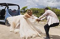 "Wystrzałowe wesele" na Tarchominie. Rodzice w kinie, dzieci za ścianą