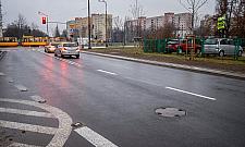 Jarzębskiego już po remoncie. Teraz parkujemy na jezdni
