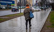 Jarzębskiego już po remoncie. Teraz parkujemy na jezdni