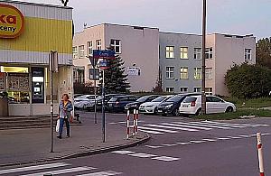 Kuriozalna sytuacja w przychodni na Jelonkach. Pacjenci stali na mrozie