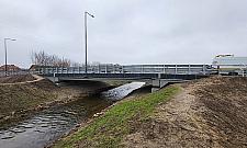 Most na rzece Długiej otwarty. Trzy miesiące przed terminem