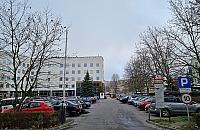 Parking obok stacji metra zamknięty w weekendy. Mieszkańcy protestują