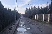 Niebezpieczna ulica Poetów. "Burmistrz od roku nie odpowiedział na pismo mieszkańców"