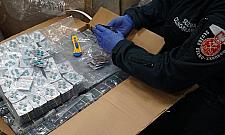 Pigułki na potencję skonfiskowane na Okęciu. Ich wartość robi wrażenie