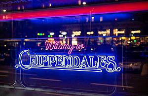 Imprezowy autobus. "Witamy w Chippendales" na ulicach Warszawy całkiem za darmo