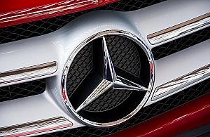 Dwóch nastolatków ukradło mercedesa