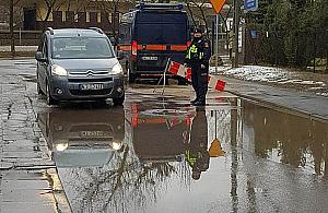 Patriotów popękana, podziurawiona, zalewana. Co na to ZDM?