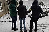 Wyszedł z aresztu, zdemolował auta. Wrócił za kratki