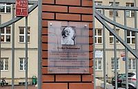 Pamiątkowa tablica dla wielkiej gwiazdy międzywojennej Polski