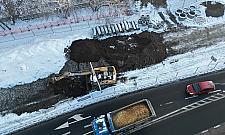 Poszerzanie Lazurowej trwa mimo śniegu