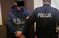 Wpadli podczas okradania samochod�w, szarpali si� z policj�