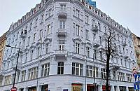 Kamienica w �r�dmie�ciu odzyska�a blask. Podobnych by�o mn�stwo