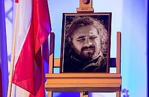 Policjant zginął, bo zwrócił uwagę chuliganom. 13 lat od śmierci Andrzeja Struja