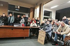 Mieszkańcy nie chcą śmieci. Co na to prezydent Smogorzewski?