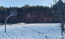 Młodzi koszykarze czekają na remont boiska już zbyt długo