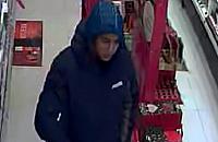 "Niebieski Kaptur" zrobił to w walentynki. Rozmazane zdjęcie jedynym dowodem