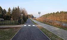 Rowerem wzdłuż Kanału Żerańskiego. Asfalt tylko na krótkim odcinku