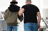 Podejrzany ukry� si� w piwnicy. �ona nie wiedzia�a, czym si� zajmuje