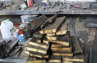 Ogrzewał warsztat paląc stare deski. Straż miejska bezlitosna