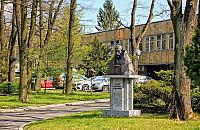 Zbudują parking wyższy od szpitala. Zmieści 700 aut