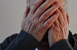 92-latek chodził boso po Młocinach. Myślał, że odwiedzi ojca