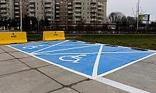 Wyrzucili auta mieszkańców, ogłosili sukces. "Nowy P+R"