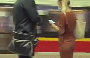 Skandaliczne zachowanie kontrolerów. Niedwuznaczne komentarze pod adresem pasażerki