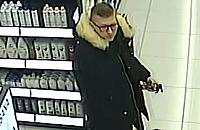Kradzież w Galerii Północnej. Policja poszukuje tego mężczyzny
