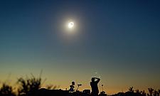 "Ciemność dnia, światła nocy". Spotkanie z fotografem nocnego nieba