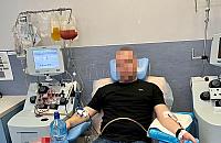 Policjant z Bielan odda� szpik