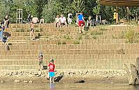 Plaża Romantyczna tonie w śmieciach. Czy pojawią się nowe kosze?