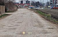 Batalionów Chłopskich do pilnej budowy. "Bardzo dużo samochodów tymi dołami jeździ"