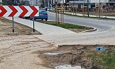 Batalionów Chłopskich do pilnej budowy. "Bardzo dużo samochodów tymi dołami jeździ"